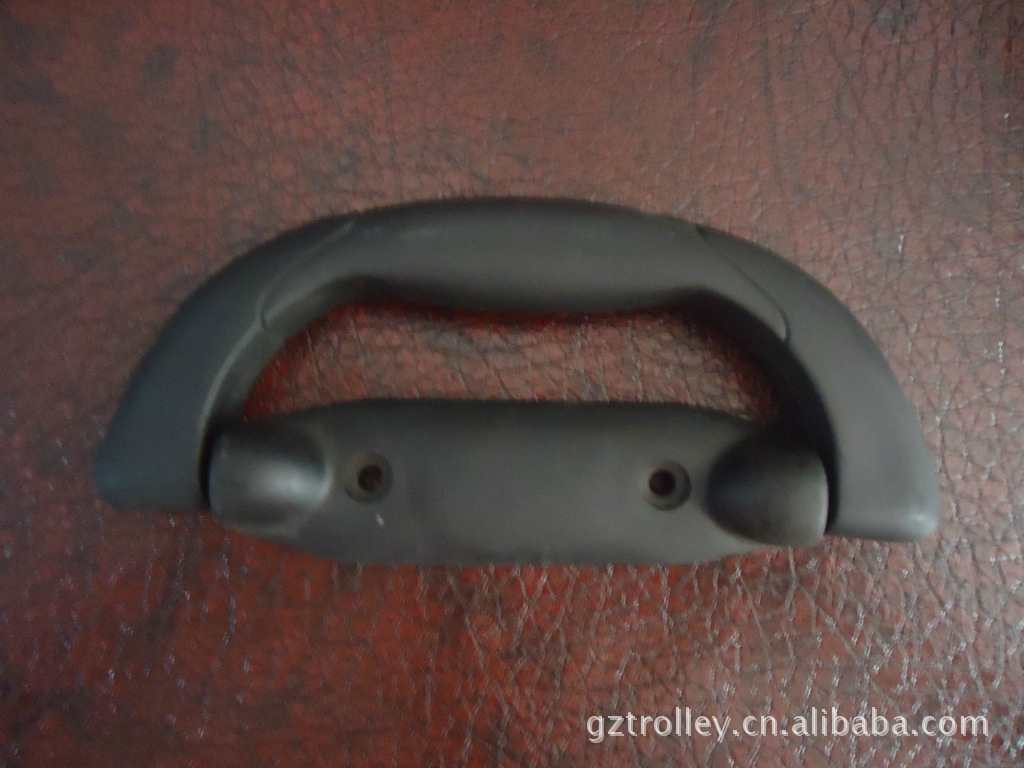 这种塑料提手因为质地较软