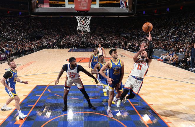 勇士残阵遭尼克斯21分逆转吞5连败 布伦森30+9助引