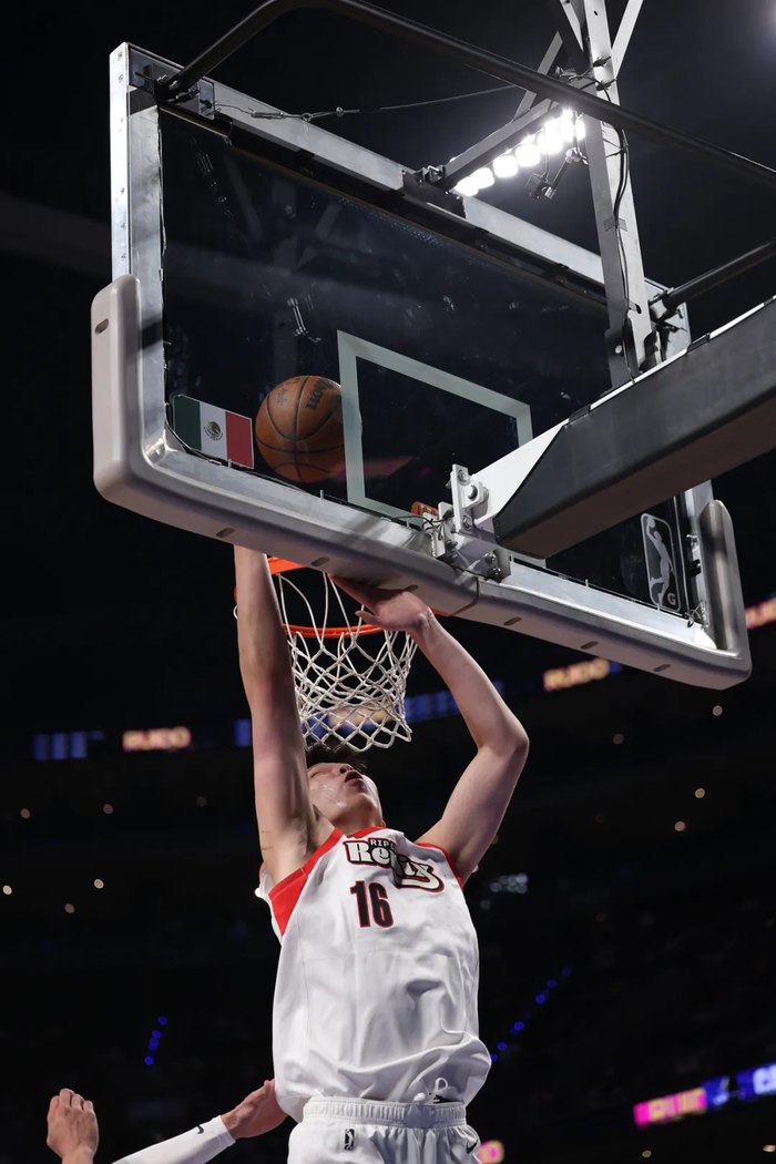 杨瀚森首场季后赛建功 撕裂之城混音力克墨西哥