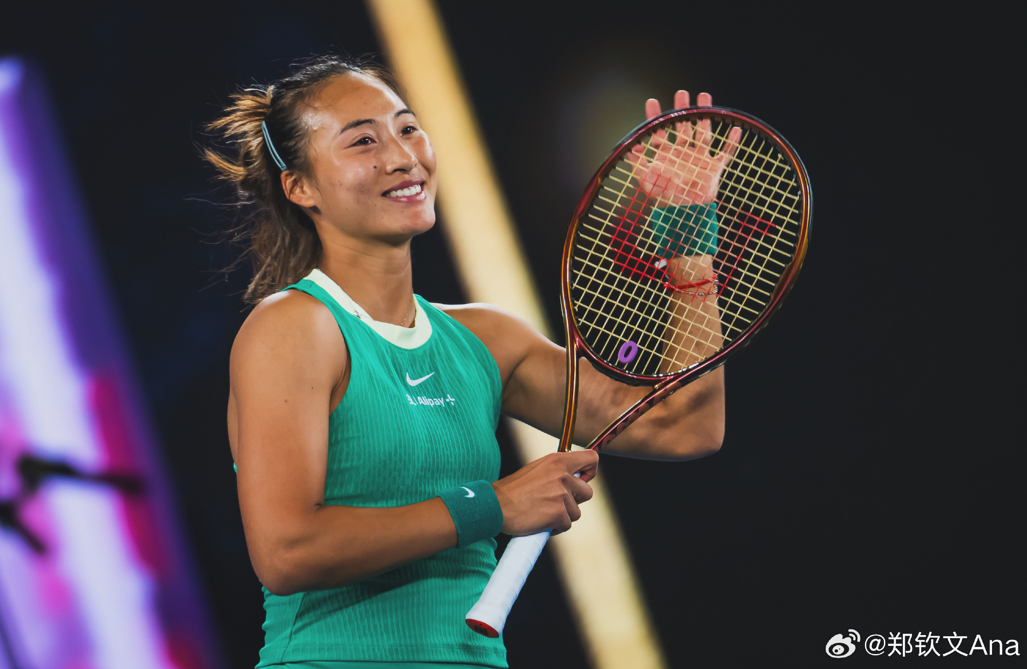 郑钦文晋级澳网女单四强 首度跻身世界前十