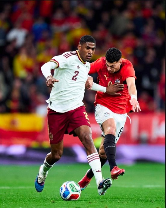 阿森纳双将首发出战 拉亚遭换人引发争议